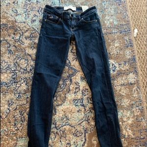 Hollis tee jeans